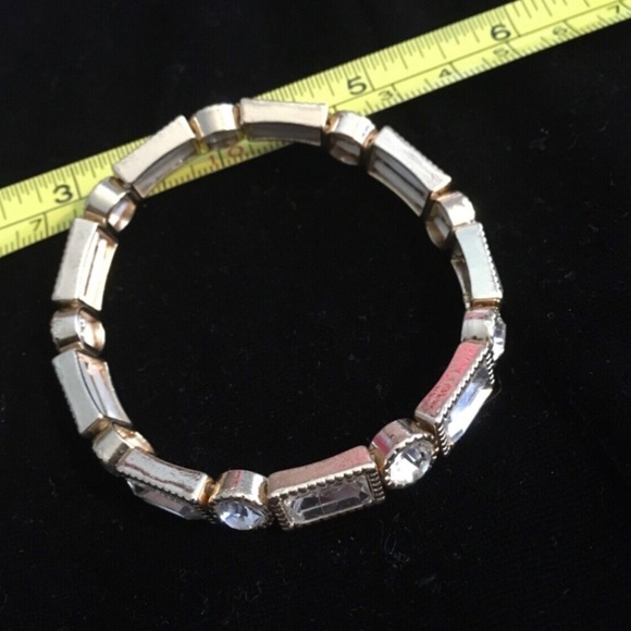 Jewelry Bundle: 8 pieces: 3 Earrings, 1 anklet, 1 ring, 1 bracelet, 1 bangle ✂️ - Picture 12 of 16